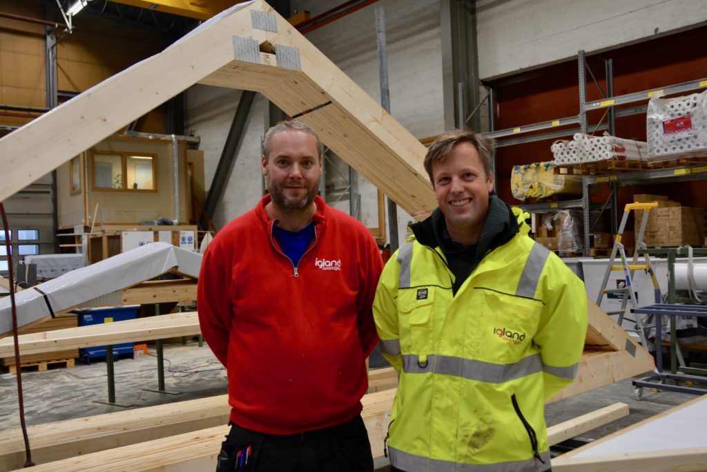 Hallstein og Tommy - fagbrev på jobbkandidater hos Igland Garasjen